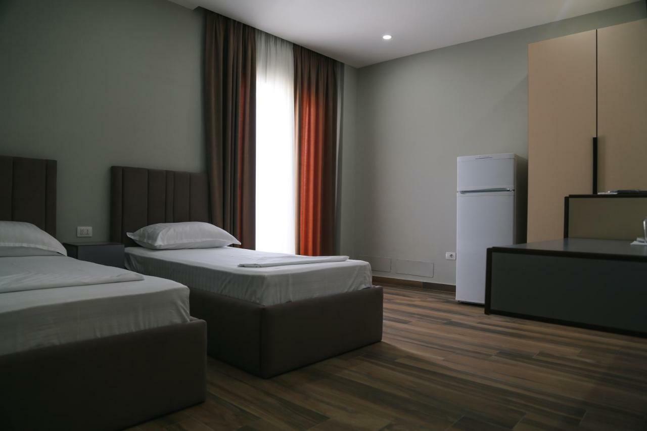Julius Hotel Golem (Tirana) Exterior foto